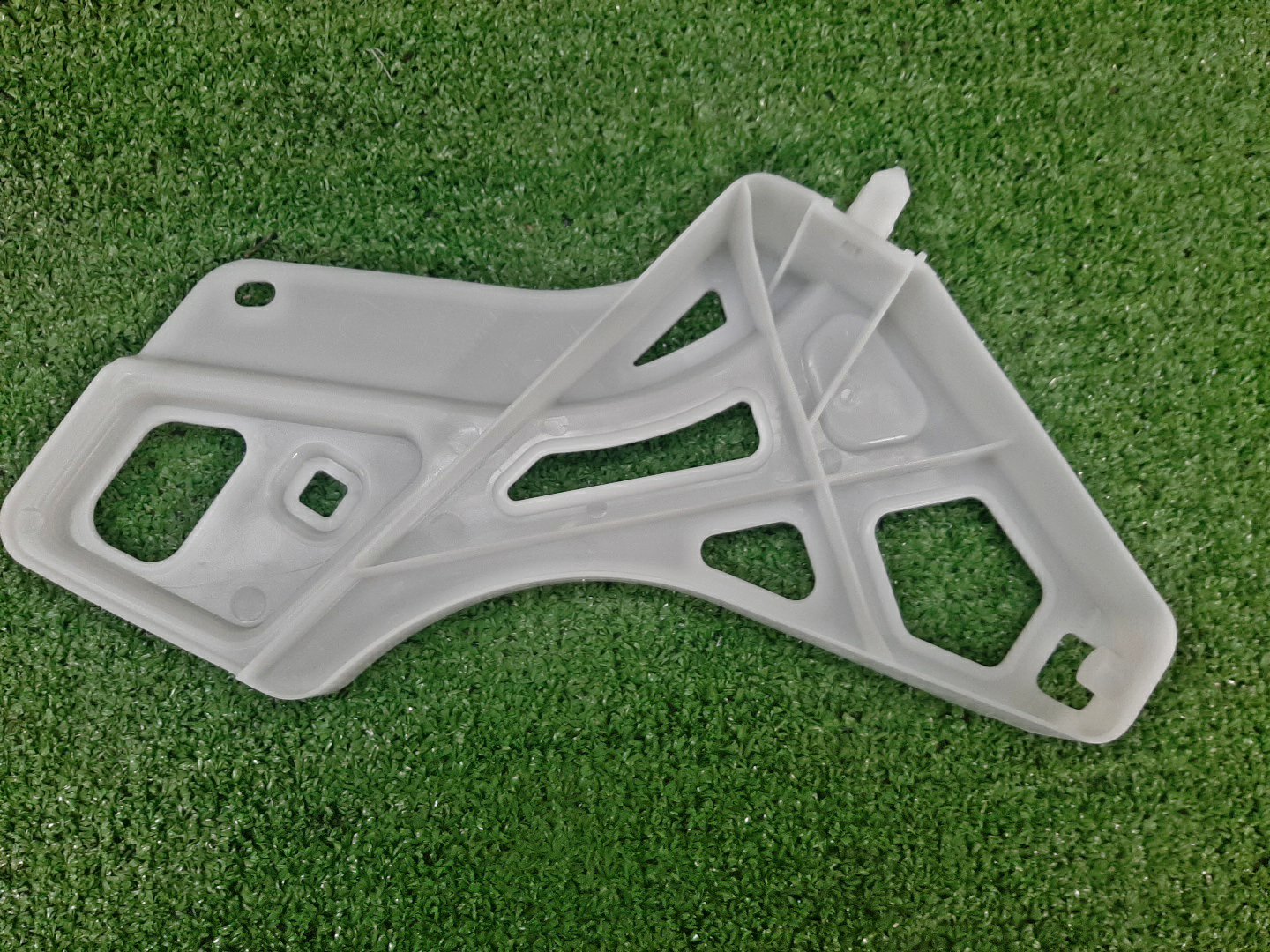 Крепление бампера левое переднее TOYOTA CROWN GRS204 52578-30090 1 ракурс