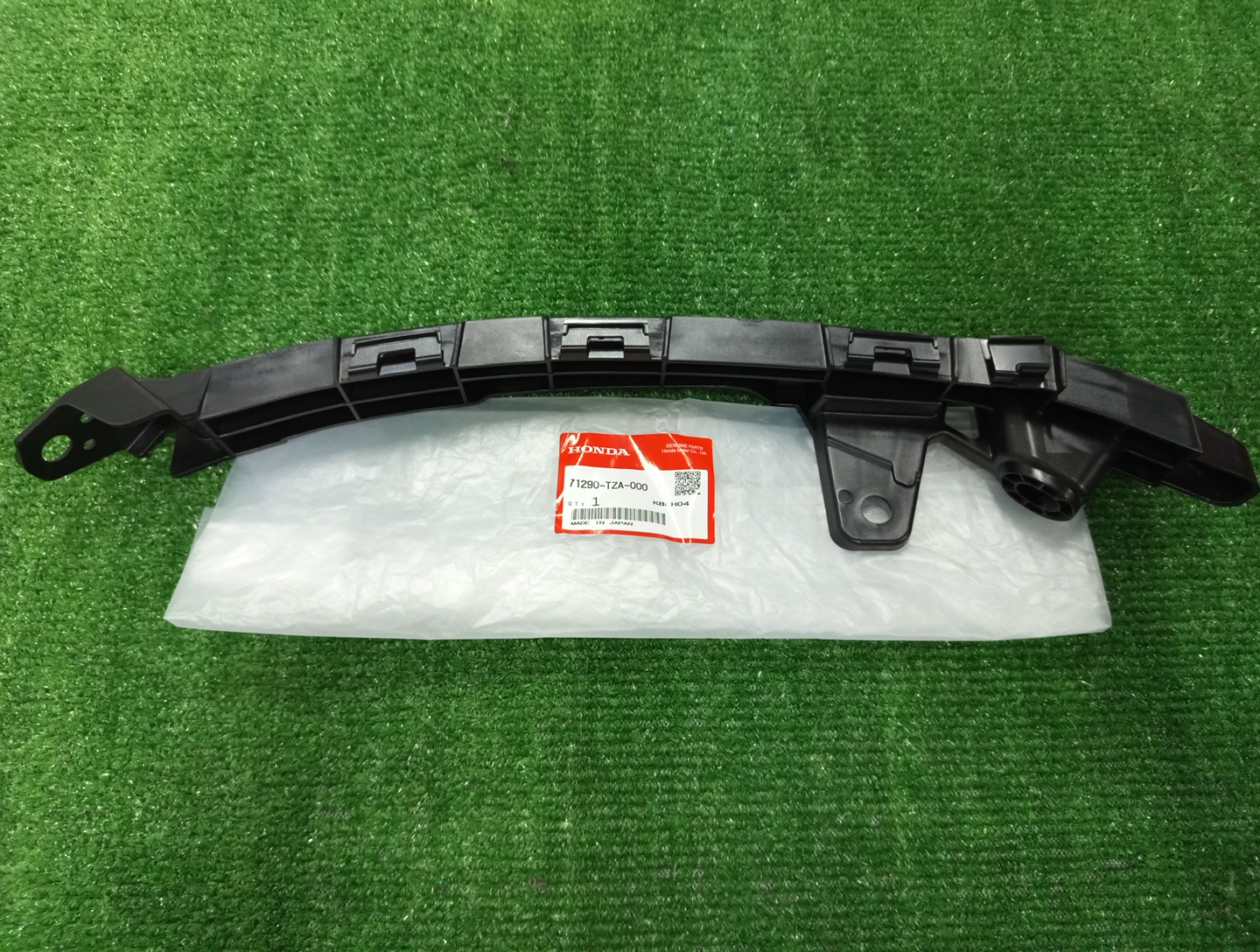 Крепление бампера левое переднее HONDA FIT GR5 71290-TZA-000 1 ракурс