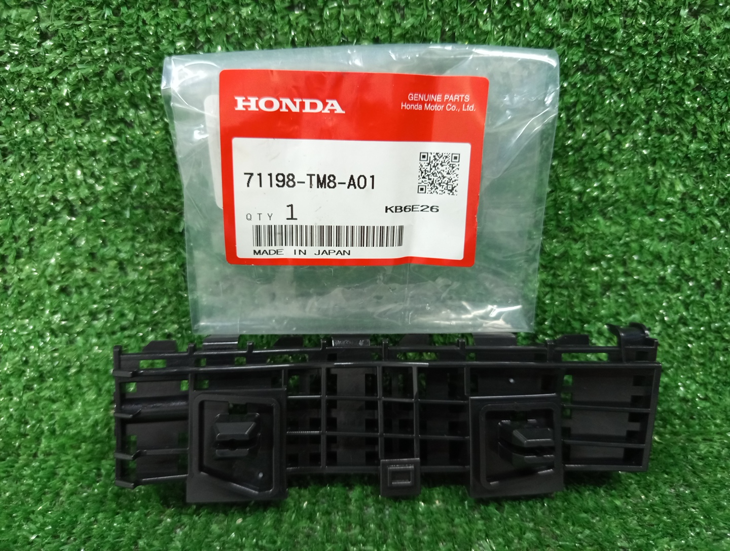 Крепление бампера левое переднее HONDA INSIGHT ZE3 71198-TM8-A01 2 ракурс