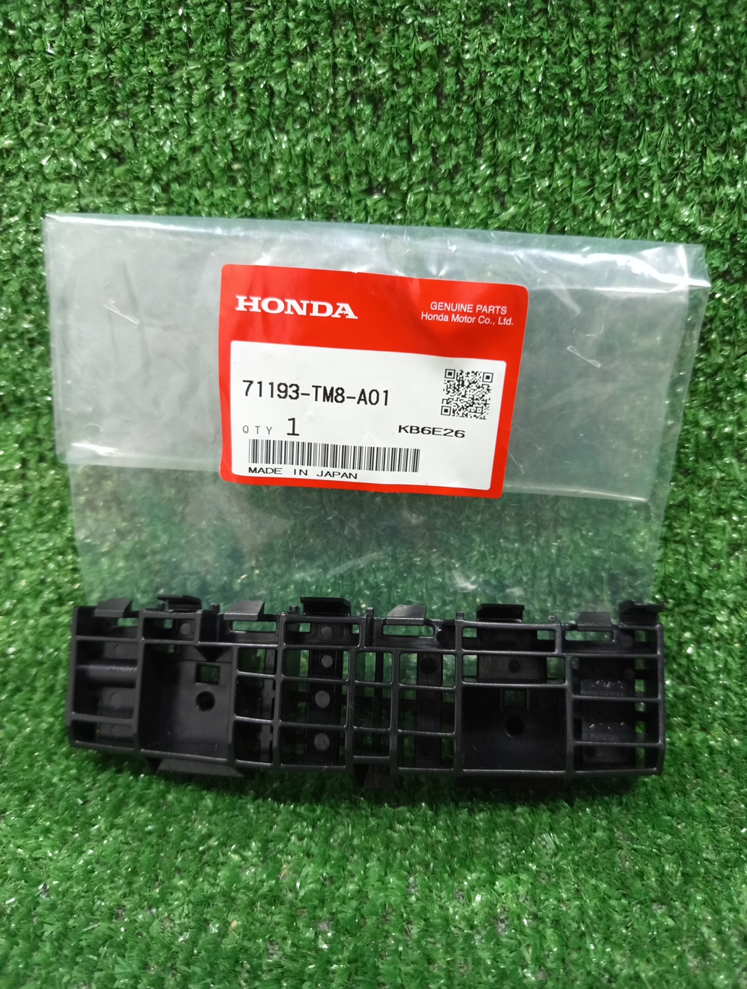 Крепление бампера правое переднее HONDA INSIGHT ZE3 71193-TM8-A01 1 ракурс