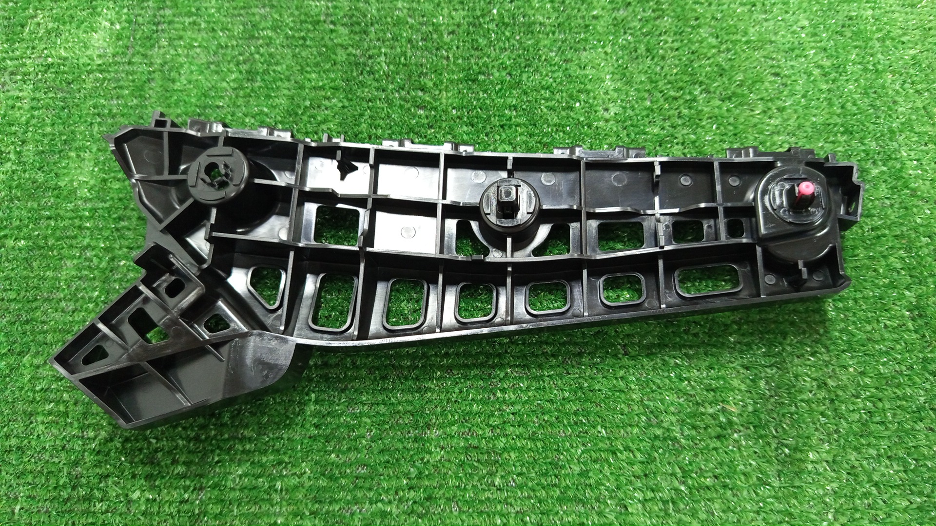 Крепление бампера правое переднее TOYOTA ALPHARD AGH30W 52115-58080 2 ракурс Крепление бампера правое переднее TOYOTA ALPHARD AGH30W 52115-58080 2 ракурс