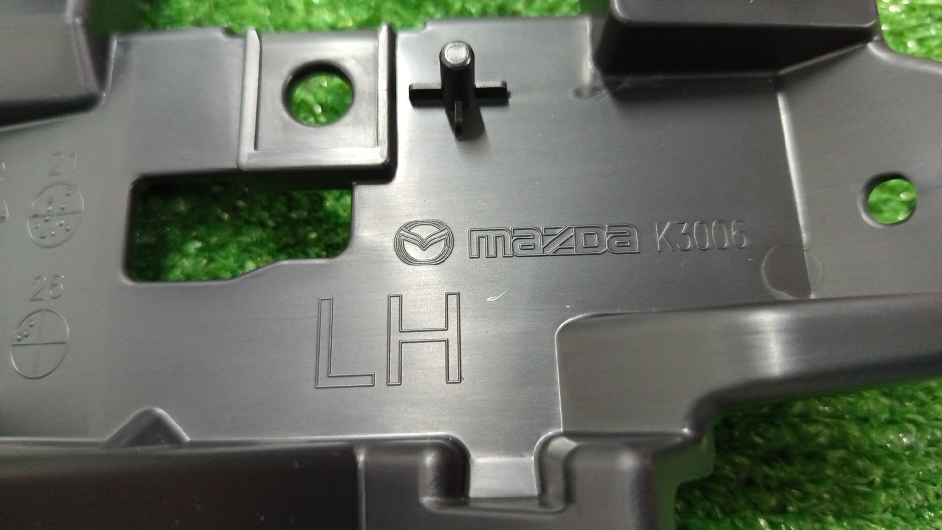 Крепление бампера левое переднее MAZDA ATENZA, MAZDA 6, 6 GJ2AW, GJ5FW, GJEFW, GJ2FW, GJ5FP, GJEFP, GJ2FP, GJ2AP, GJ526, GJ523 GSH7-50-104 4 ракурс