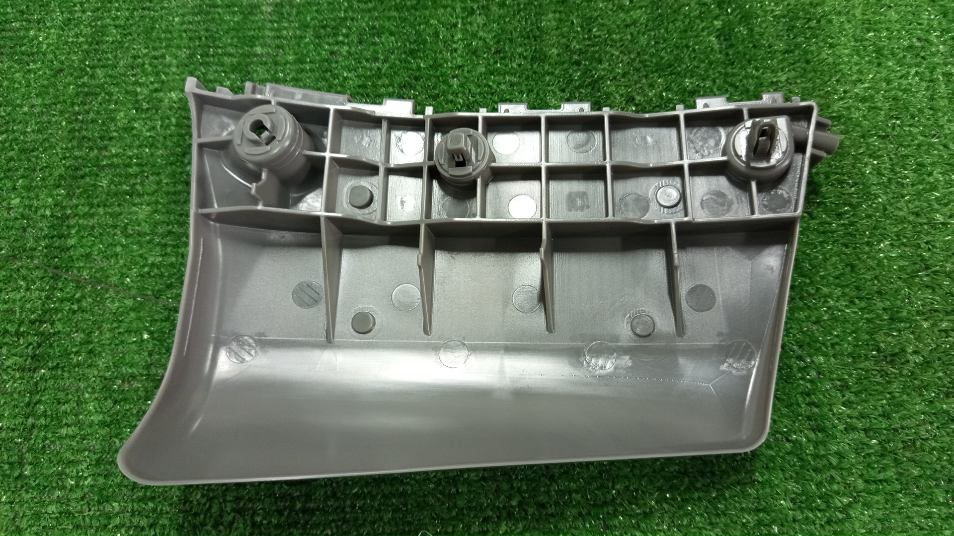 Крепление бампера правое переднее TOYOTA ALPHARD ANH25W, GGH25W, GGH20W, ANH20W 52115-58040 2 ракурс Крепление бампера правое переднее TOYOTA ALPHARD ANH25W, GGH25W, GGH20W, ANH20W 52115-58040 2 ракурс