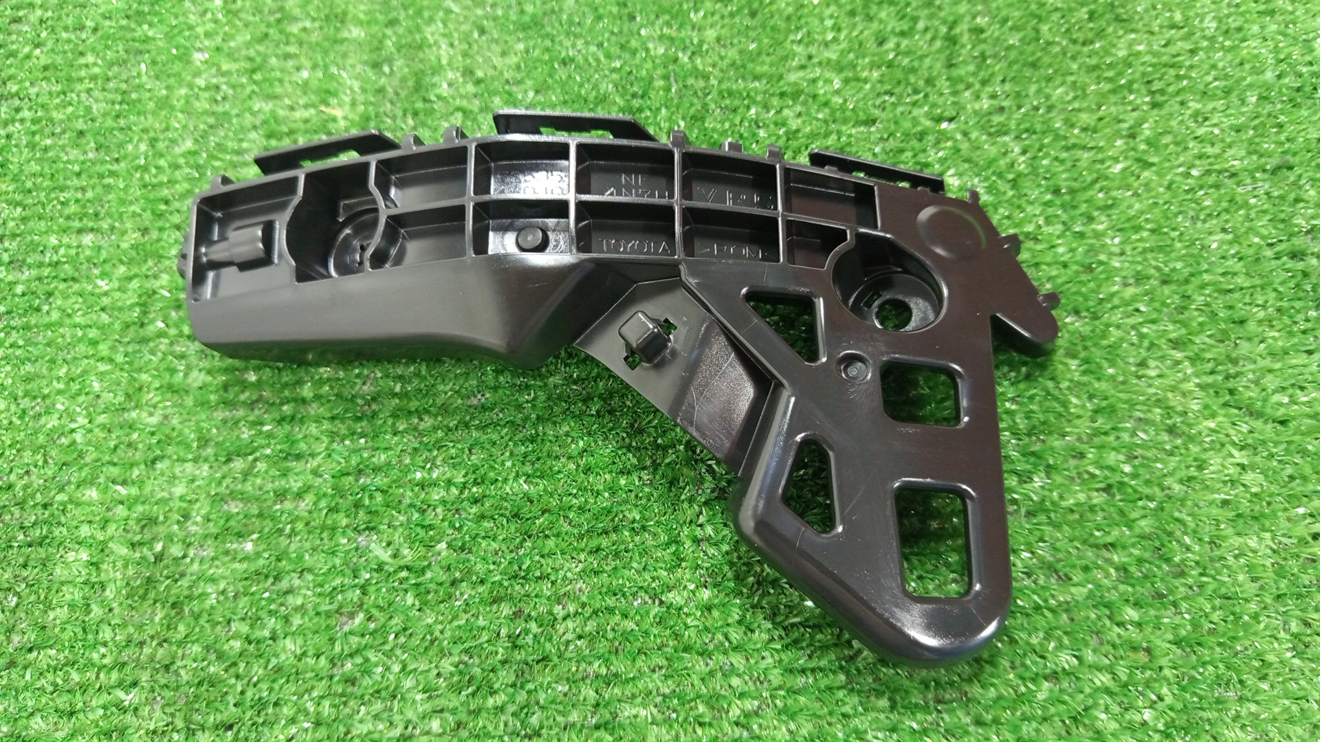 Крепление бампера правое переднее TOYOTA HARRIER ZSU60W 52535-48040 1 ракурс