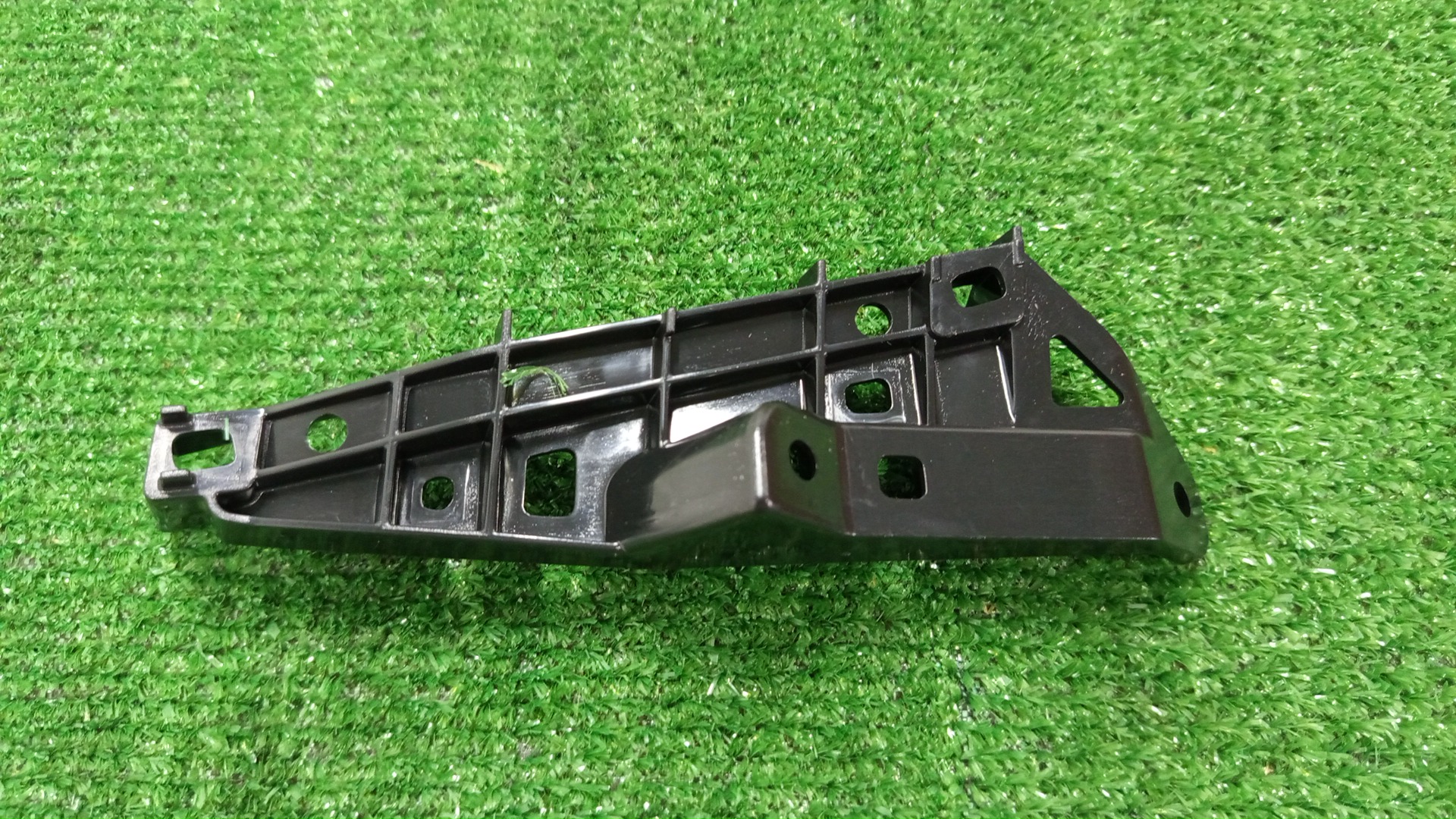Крепление бампера правое переднее TOYOTA HARRIER ZSU60W 52133-48060 1 ракурс