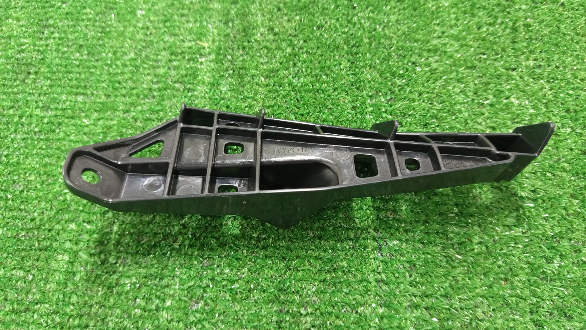 Крепление бампера правое переднее TOYOTA HARRIER ZSU60W 52133-48060 2 ракурс