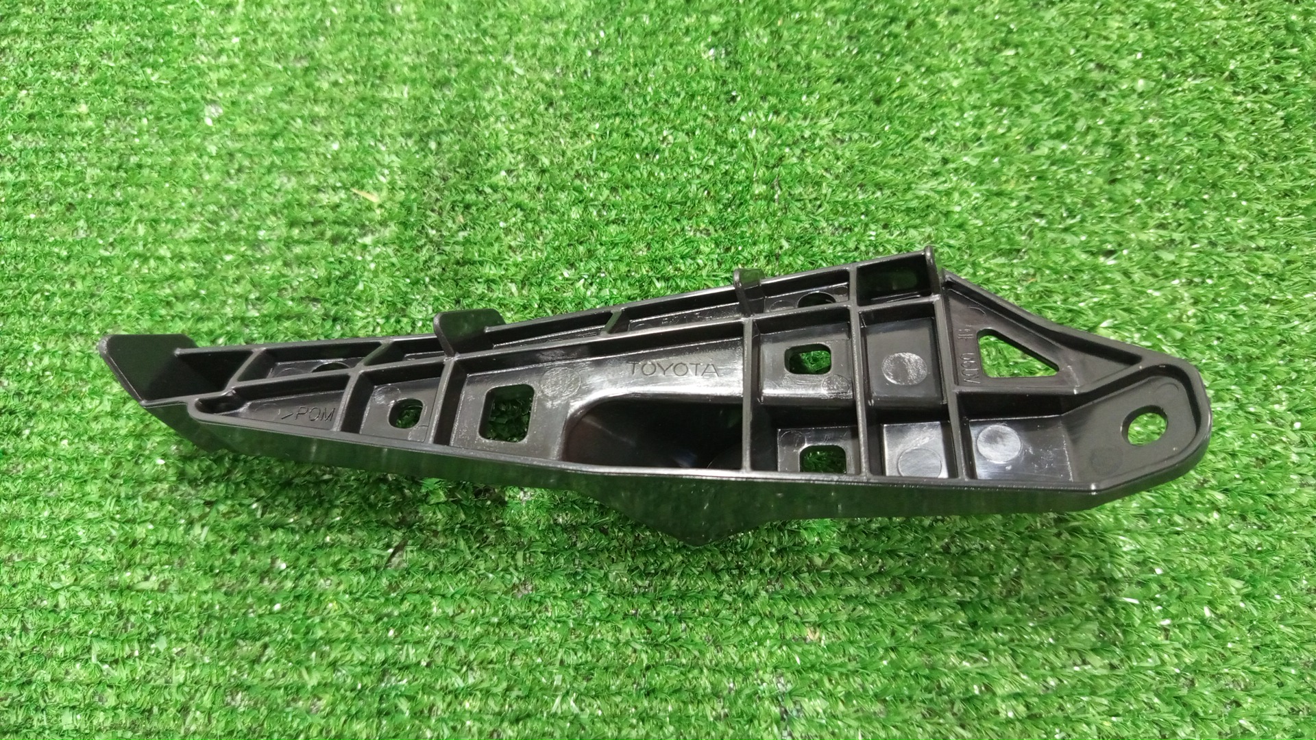 Крепление бампера левое переднее TOYOTA HARRIER ZSU60W 52134-48070 2 ракурс