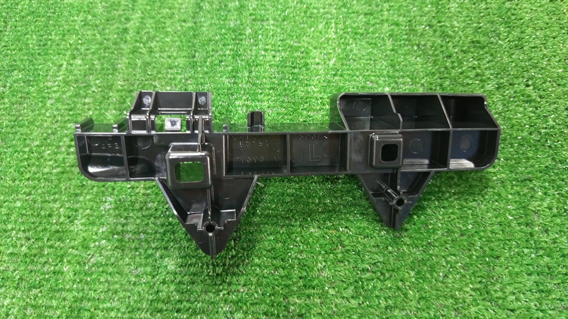 Крепление бампера левое переднее LEXUS GX460 URJ150 52134-60150 1 ракурс