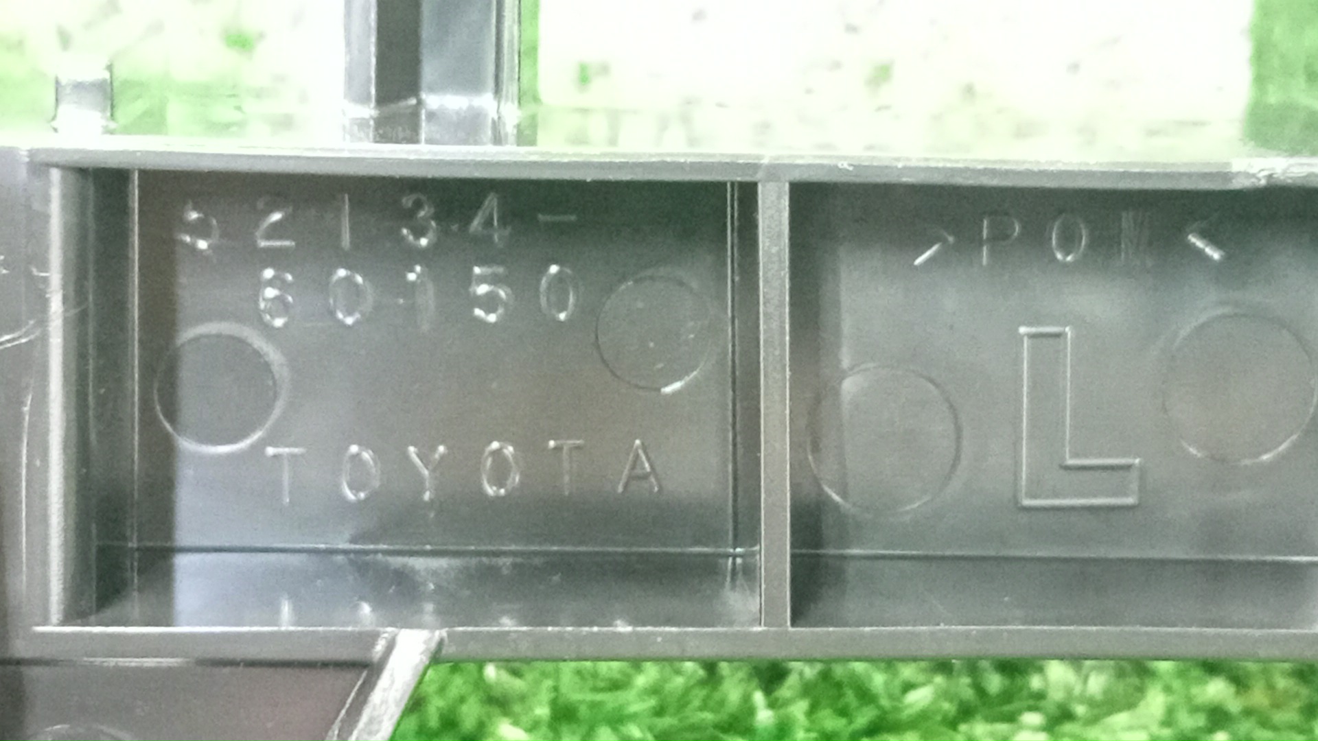 Крепление бампера левое переднее LEXUS GX460 URJ150 52134-60150 3 ракурс