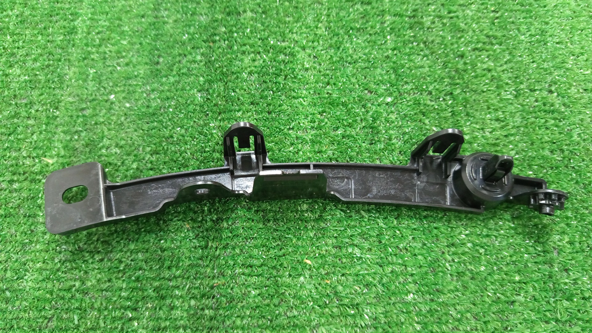 Крепление бампера левое переднее TOYOTA C-HR NGX10 52146-F4030 2 ракурс