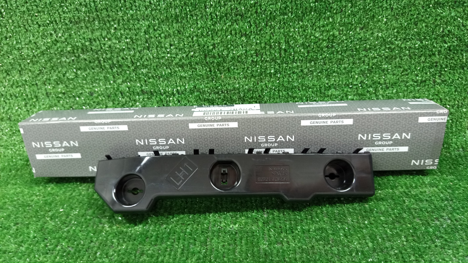 Крепление бампера левое переднее NISSAN SERENA FC28 62221-7DA0A 1 ракурс