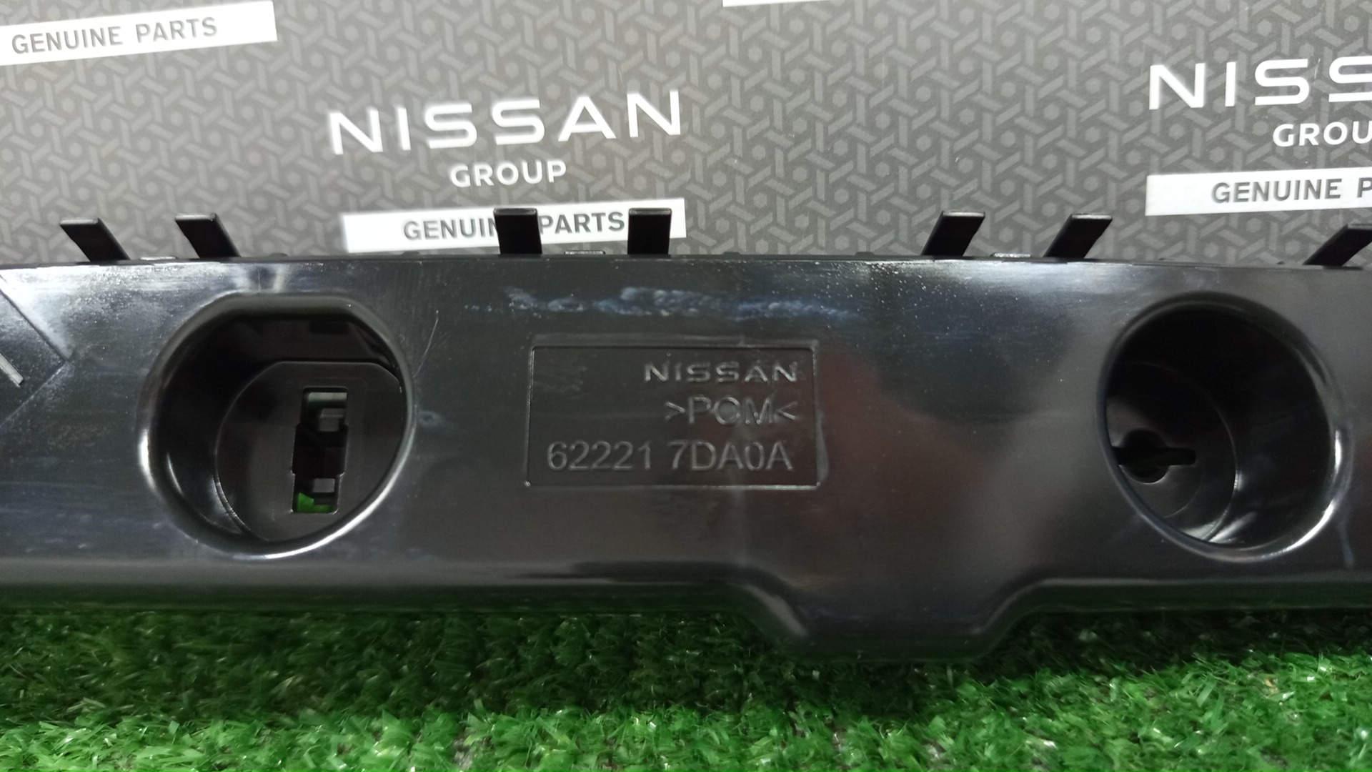 Крепление бампера левое переднее NISSAN SERENA FC28 62221-7DA0A 3 ракурс