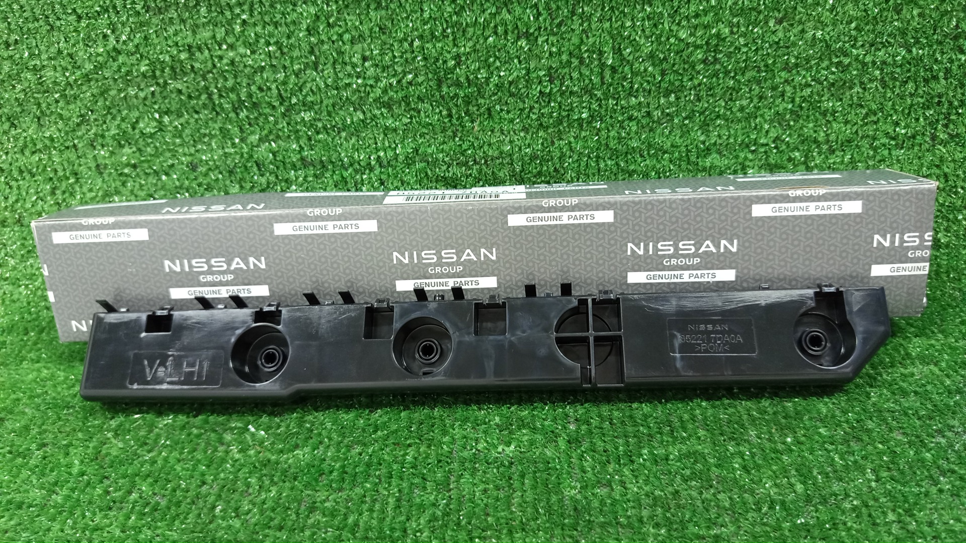 Крепление бампера левое заднее NISSAN SERENA FC28 85221-7DA0A 1 ракурс