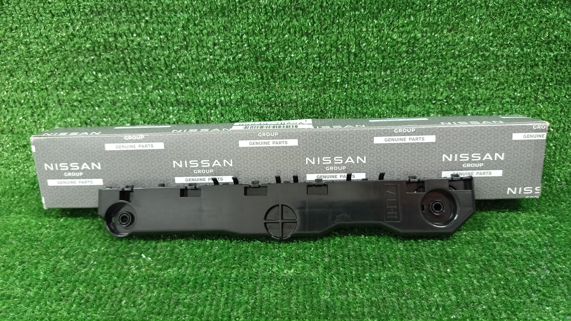 Крепление бампера левое заднее NISSAN SERENA FC28 85239-7DA0A 1 ракурс