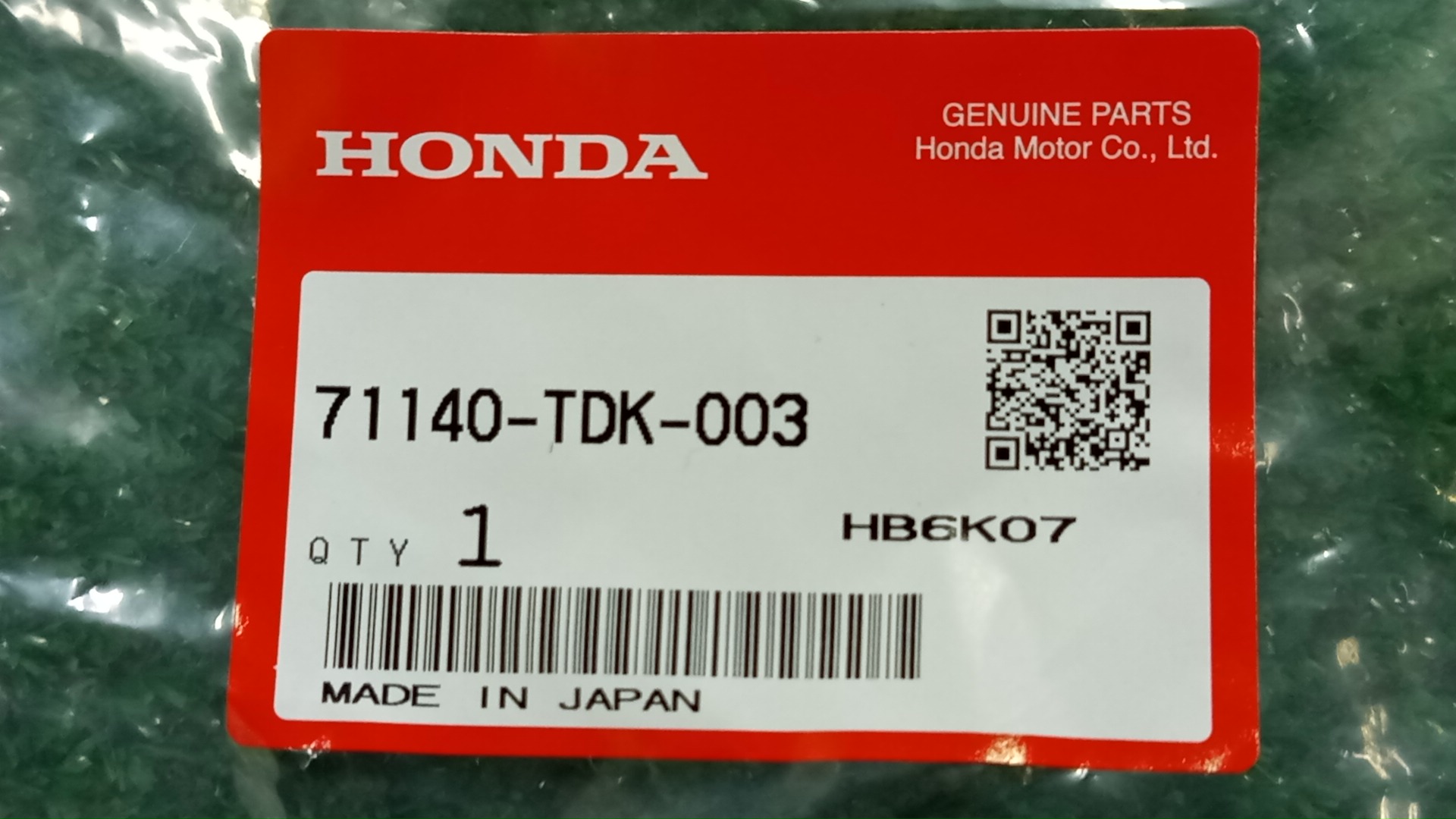 Крепление бампера правое переднее HONDA CR-V RW2 71140-TDK-003 3 ракурс