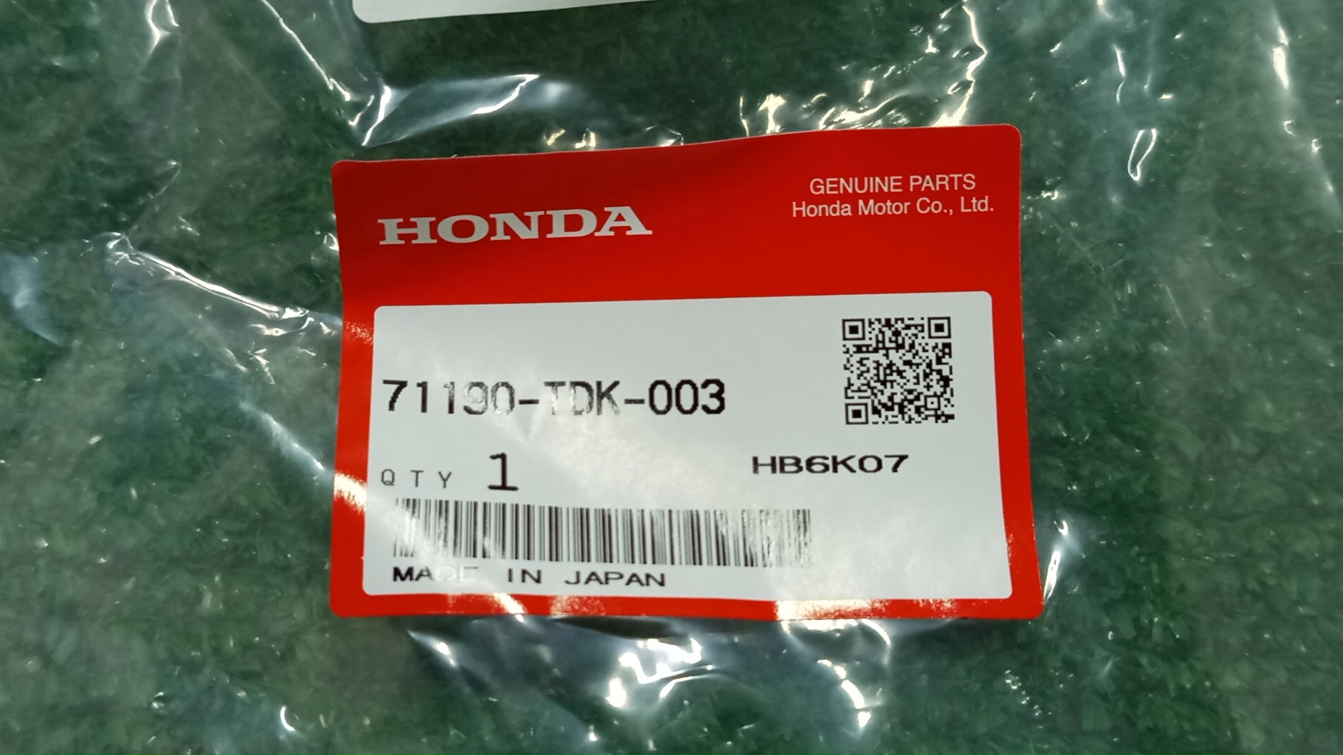 Крепление бампера левое переднее HONDA CR-V RW2 71190-TDK-003 3 ракурс