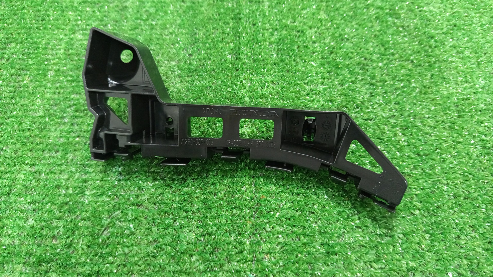 Крепление бампера левое переднее HONDA N-BOX JF6 71280-32R-003 3 ракурс Крепление бампера левое переднее HONDA N-BOX JF6 71280-32R-003 3 ракурс