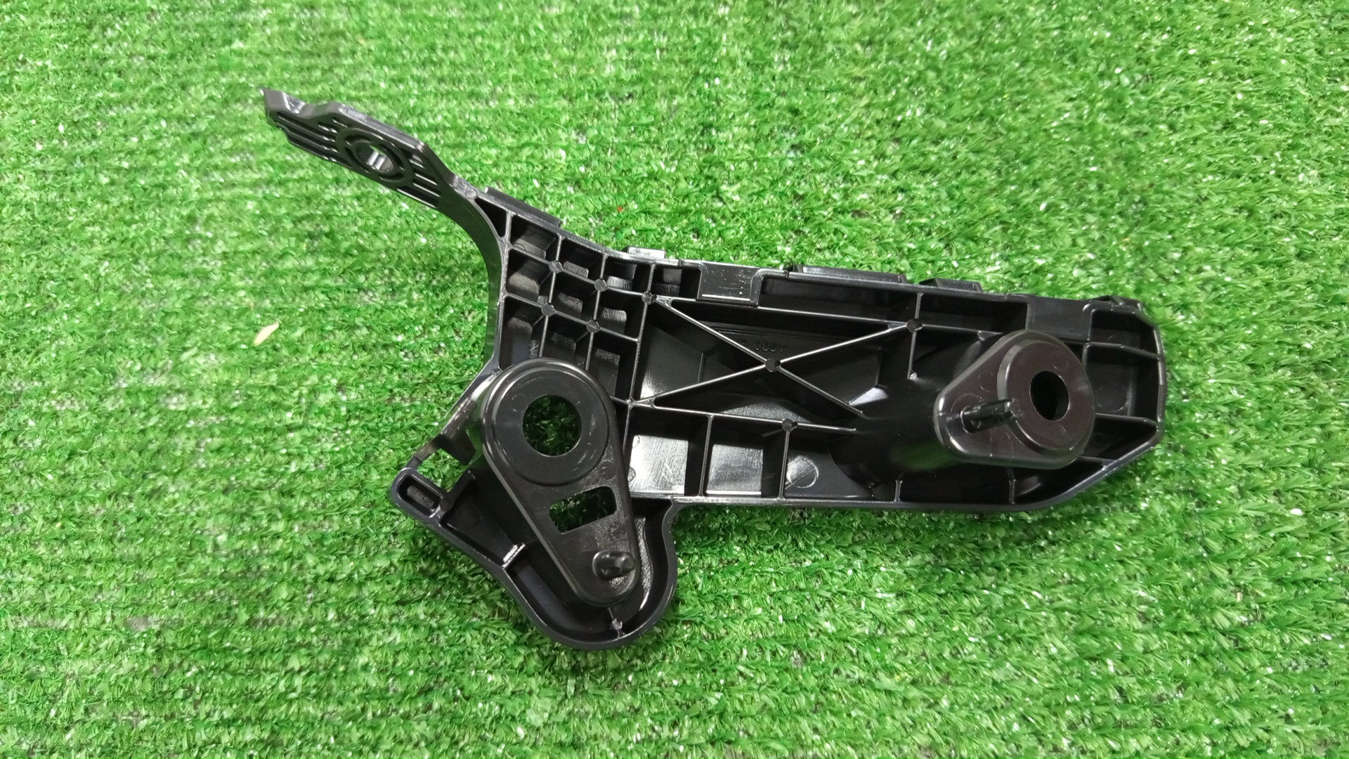 Крепление бампера левое переднее MAZDA DEMIO DJ5AS D23N-50-0U1B 2 ракурс