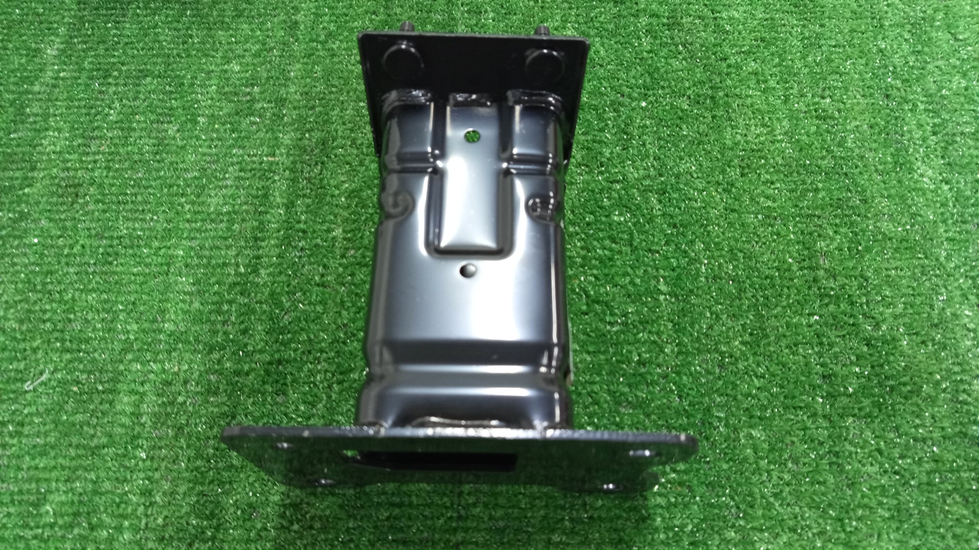 Крепление бампера левое переднее NISSAN SERENA FC28 F2211-7DAMA 4 ракурс