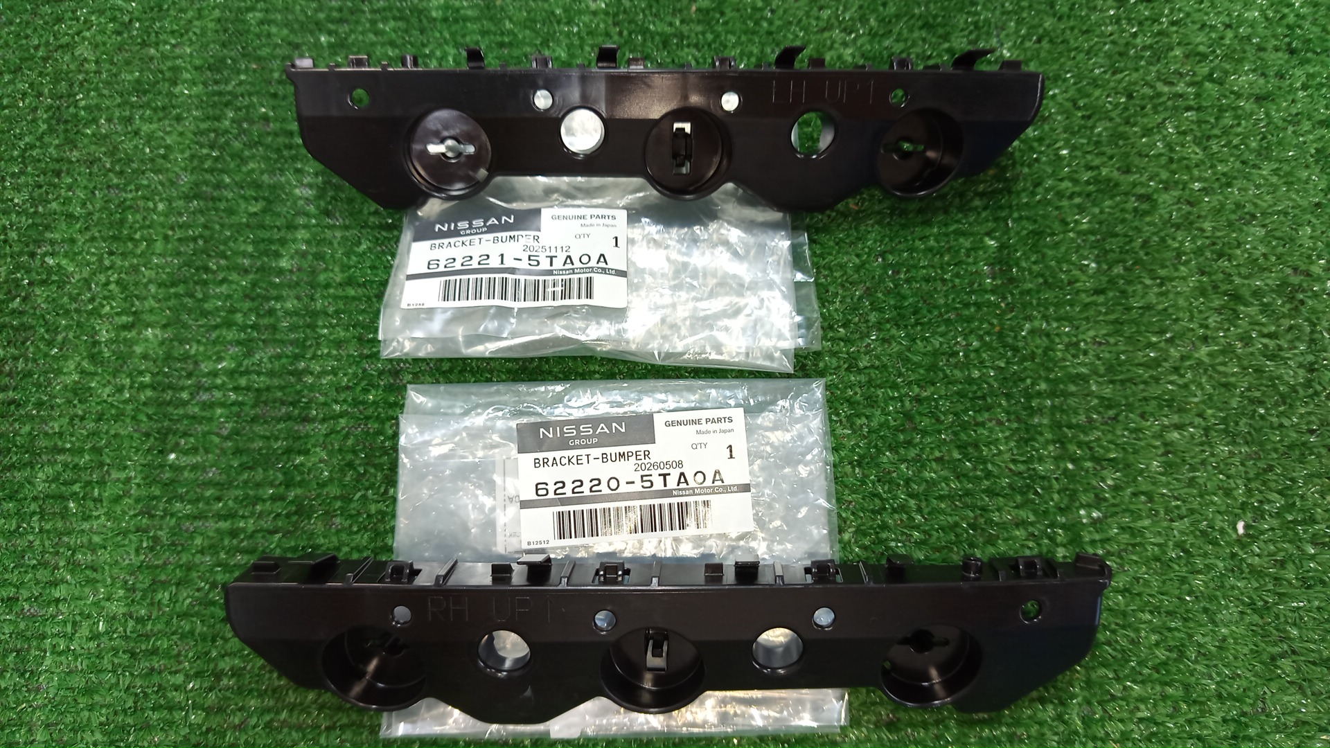 Крепление бампера левое переднее NISSAN SERENA C27 62221-5TA0A 62220-5TA0A 1 ракурс