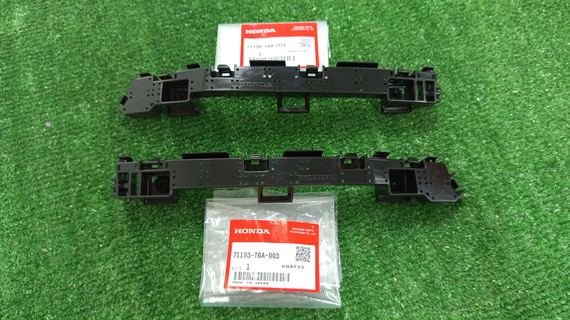 Крепление бампера левое переднее HONDA ODYSSEY RC1 71193-T6A-003 71198-T6A-003 1 ракурс