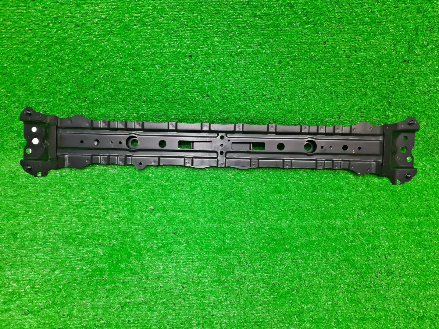 Планка телевизора передняя TOYOTA RAV4 AXAH52 57104-42090 2 ракурс