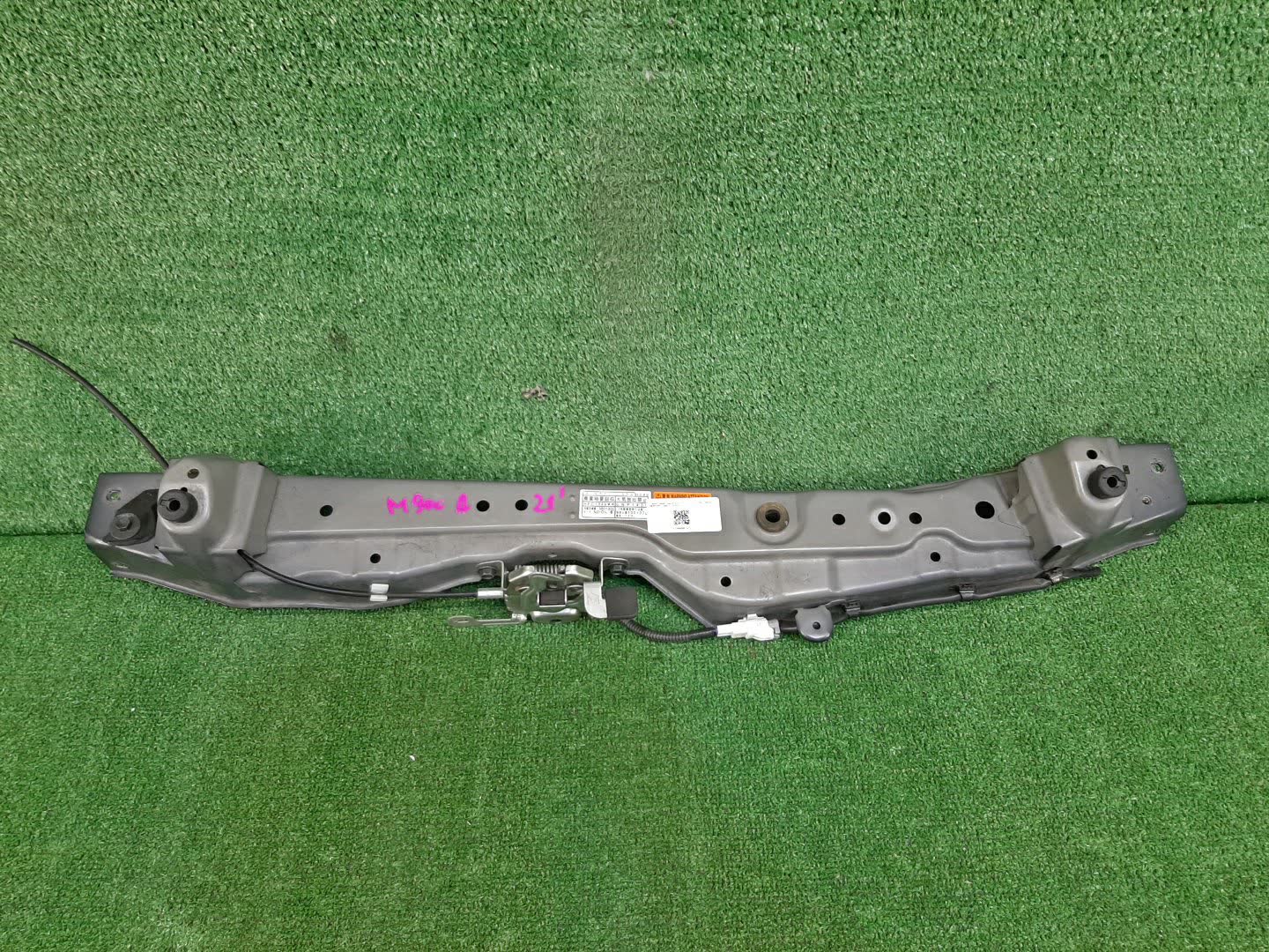 Планка телевизора TOYOTA TANK M900A 1 ракурс
