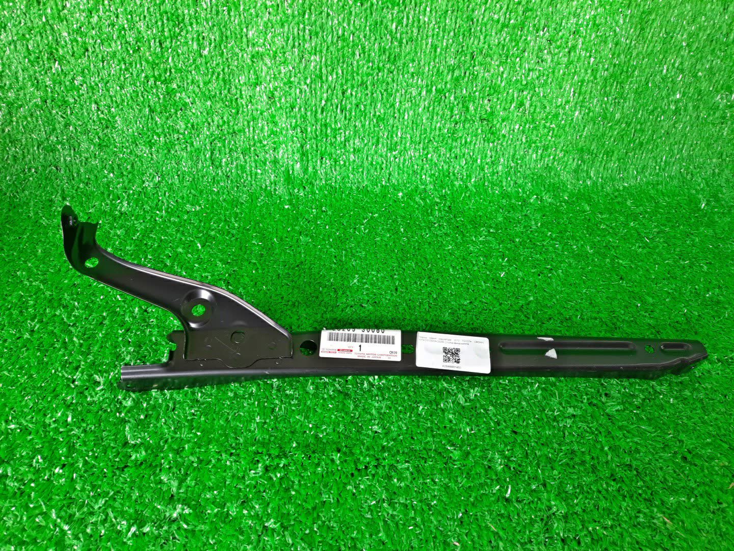 Планка телевизора TOYOTA CROWN AWS210 53208-30080 1 ракурс