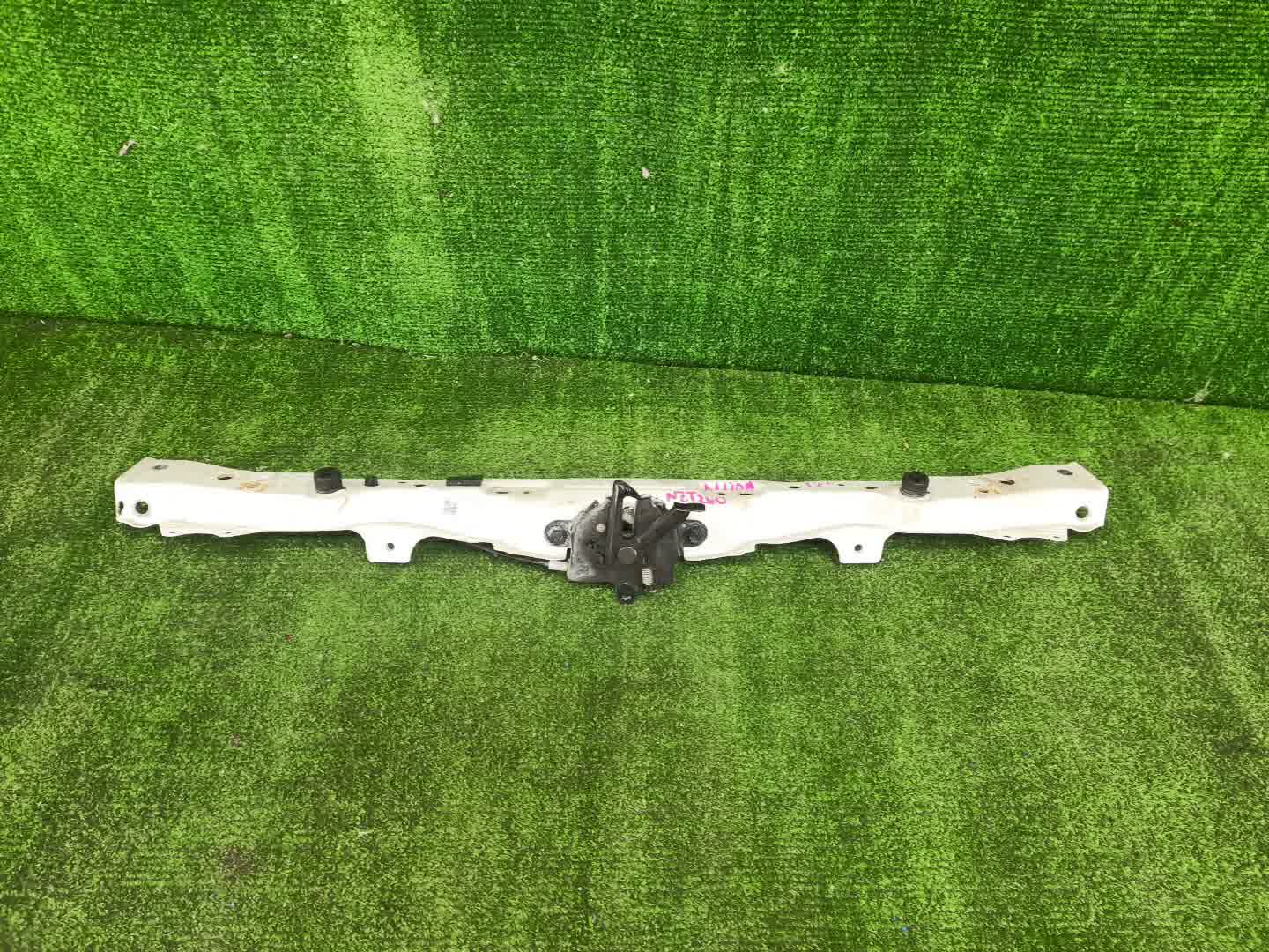 Планка телевизора TOYOTA ALLION ZRT260 2 ракурс