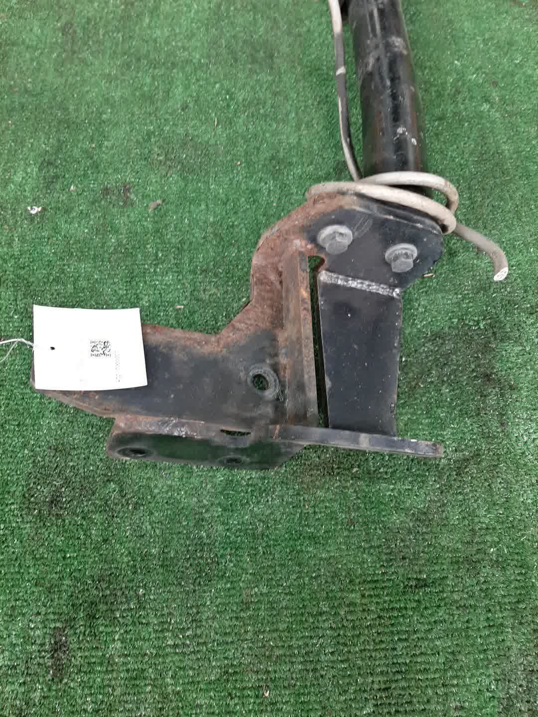 Фаркоп MITSUBISHI GRANDIS NA4W 2 ракурс