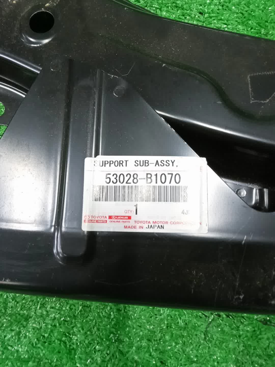 Планка телевизора TOYOTA PASSO M700A 53028-B1070 2 ракурс