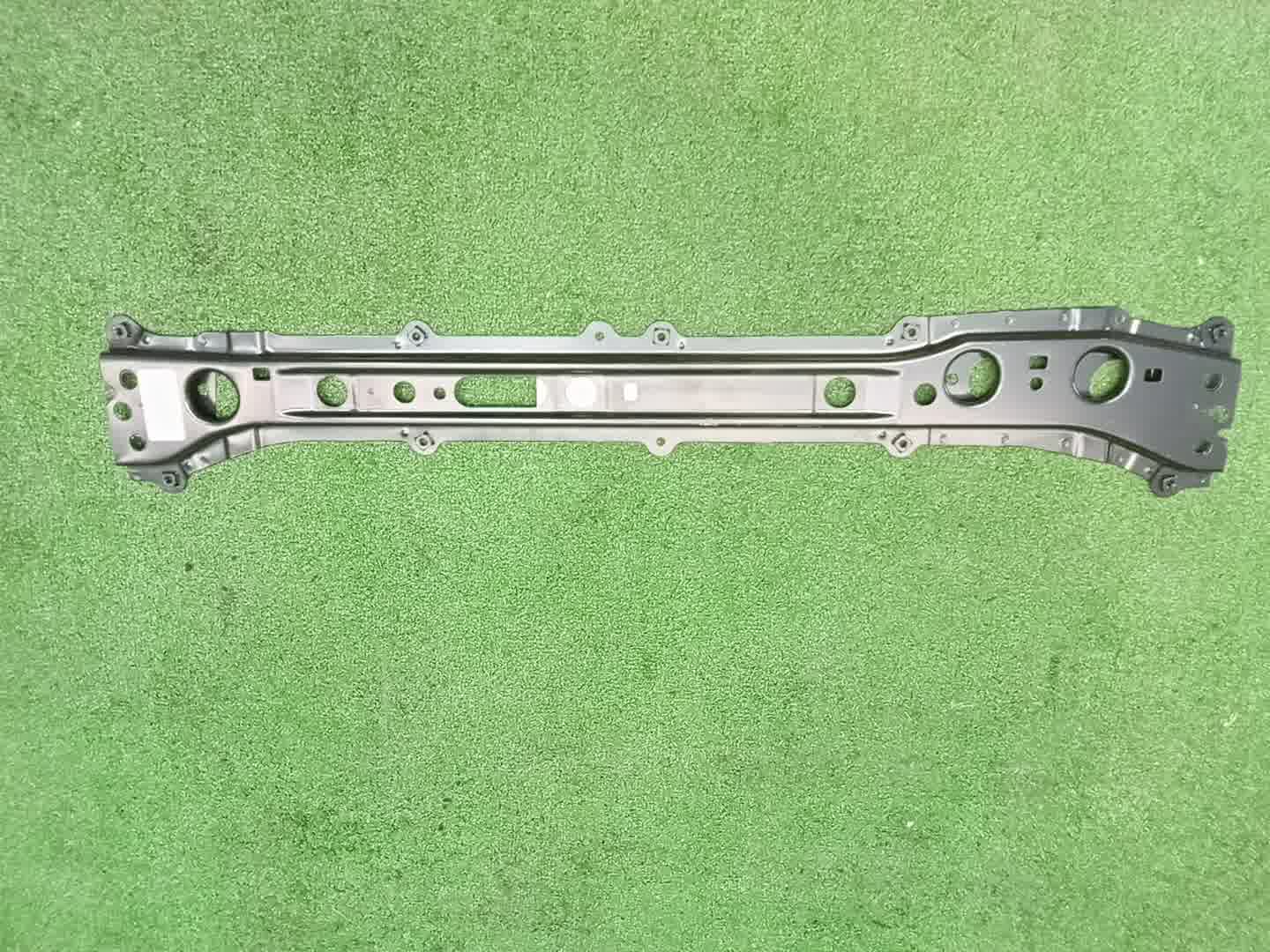 Планка телевизора TOYOTA YARIS CROSS MXPB10 53028-K0010 1 ракурс
