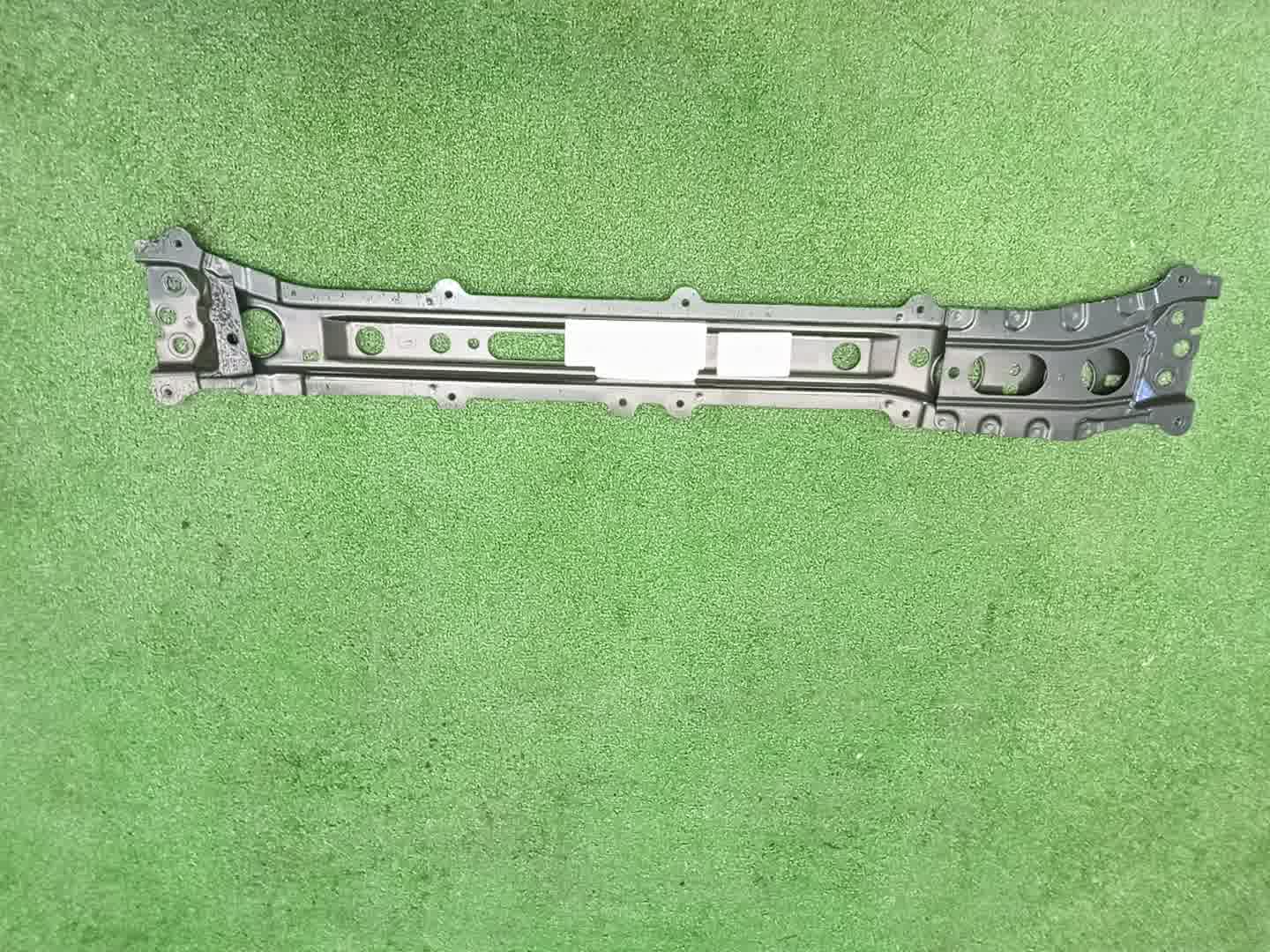 Планка телевизора TOYOTA YARIS CROSS MXPB10 53028-K0010 2 ракурс