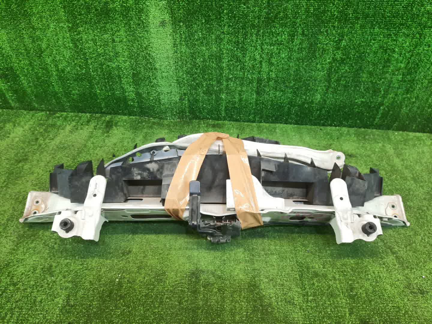 Планка телевизора TOYOTA BELTA SCP92 1 ракурс