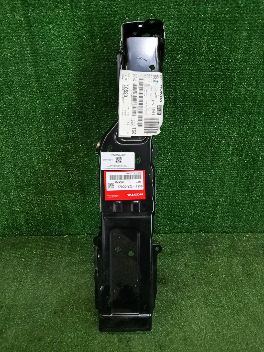 Планка телевизора левая HONDA FIT GR5 L13B 04611-TZA-300ZZ 2 ракурс