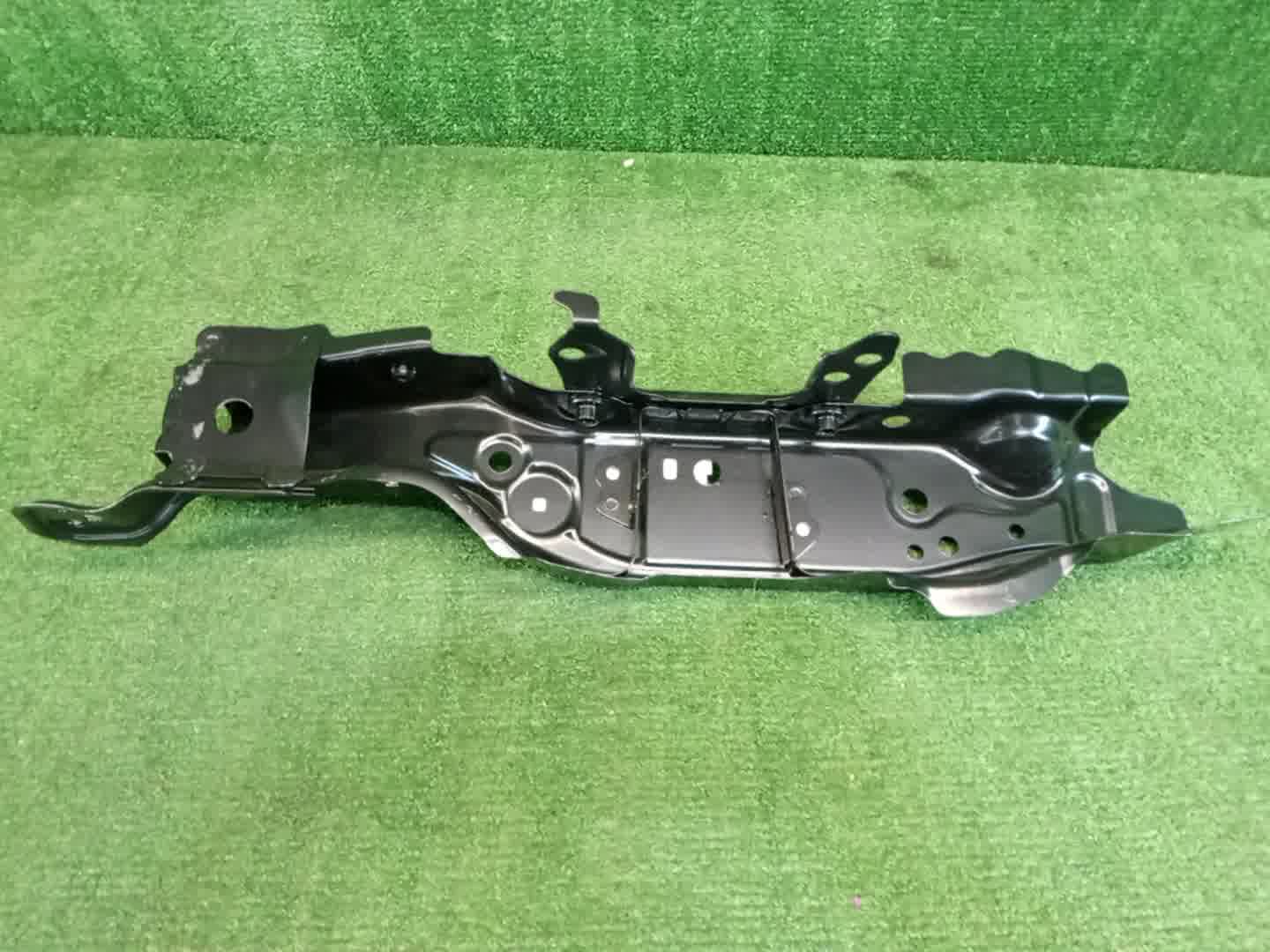 Планка телевизора HONDA VEZEL RV6 04601-3M0-300ZZ 2 ракурс