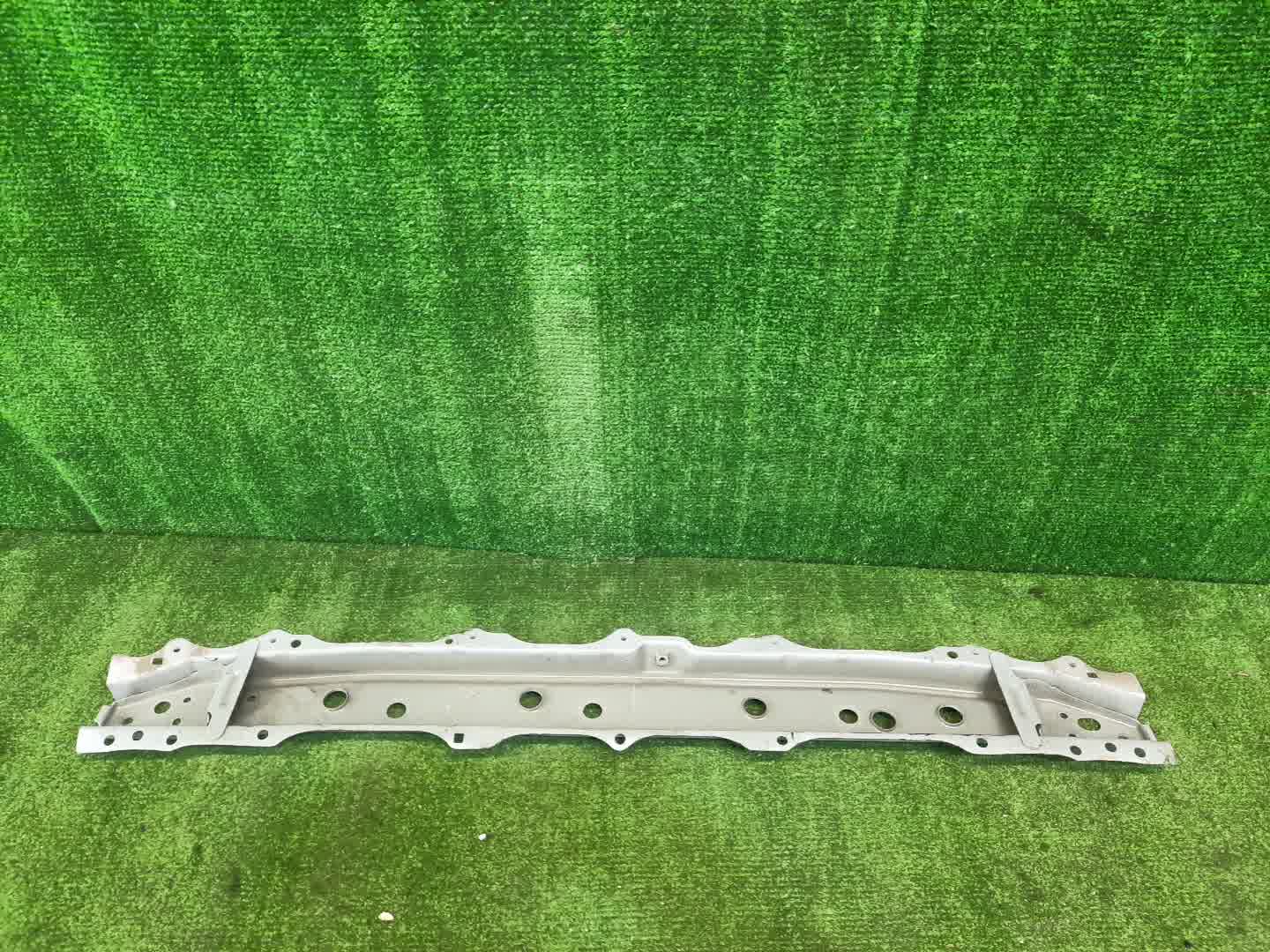 Планка телевизора TOYOTA VITZ KSP130 2 ракурс