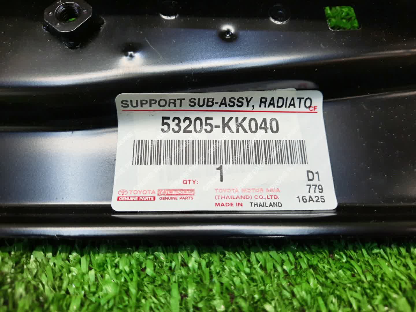 Планка телевизора TOYOTA HILUX GUN125 53205-KK040 3 ракурс