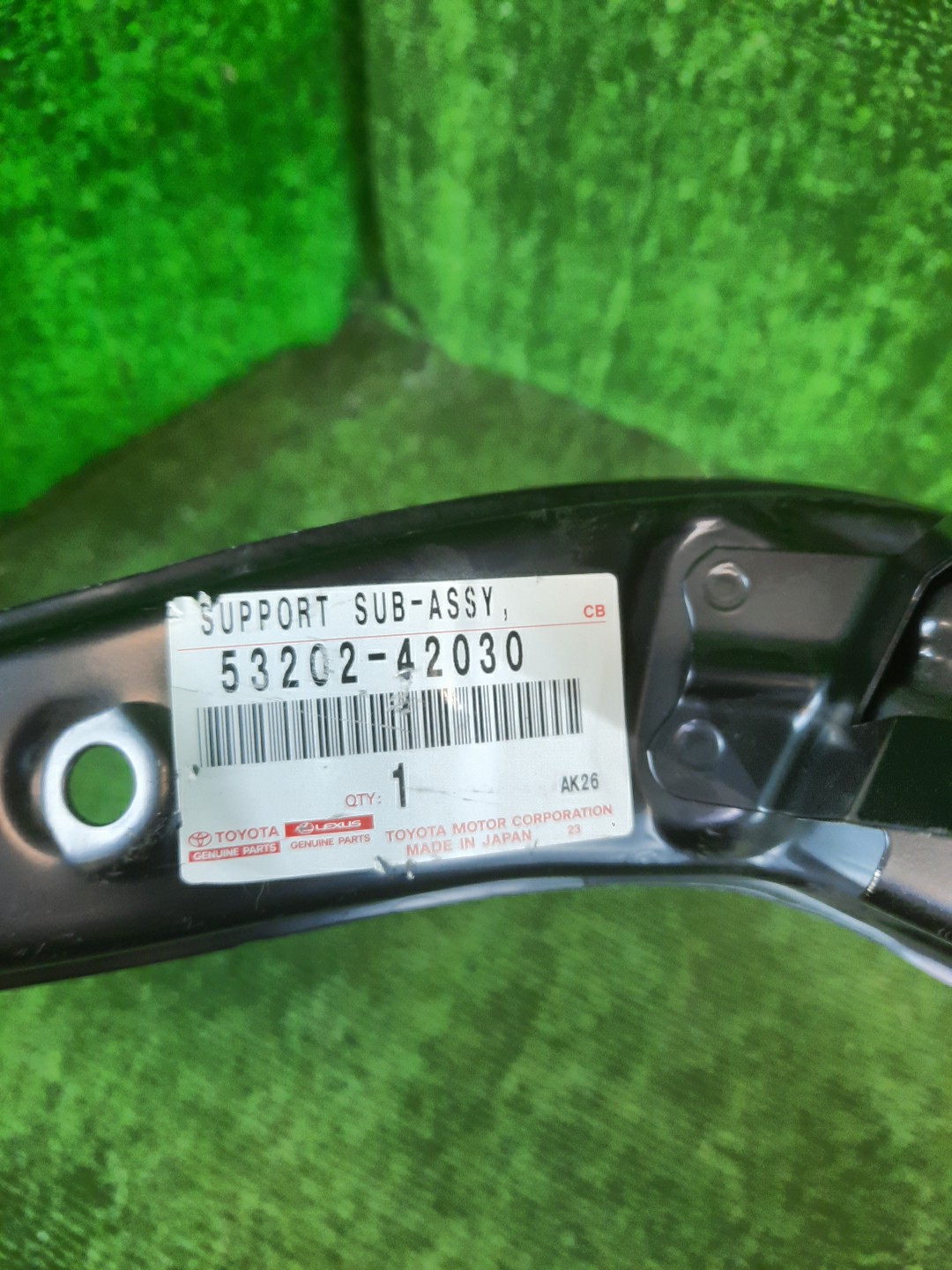 Планка телевизора правая TOYOTA RAV4 ASA42 53202-42030 3 ракурс