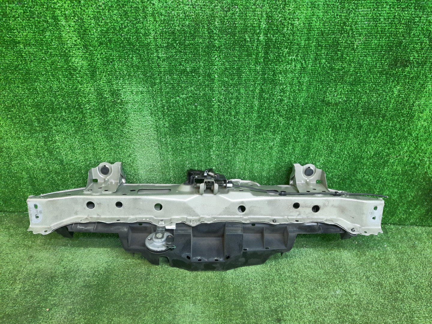 Планка телевизора TOYOTA BELTA SCP92 2 ракурс