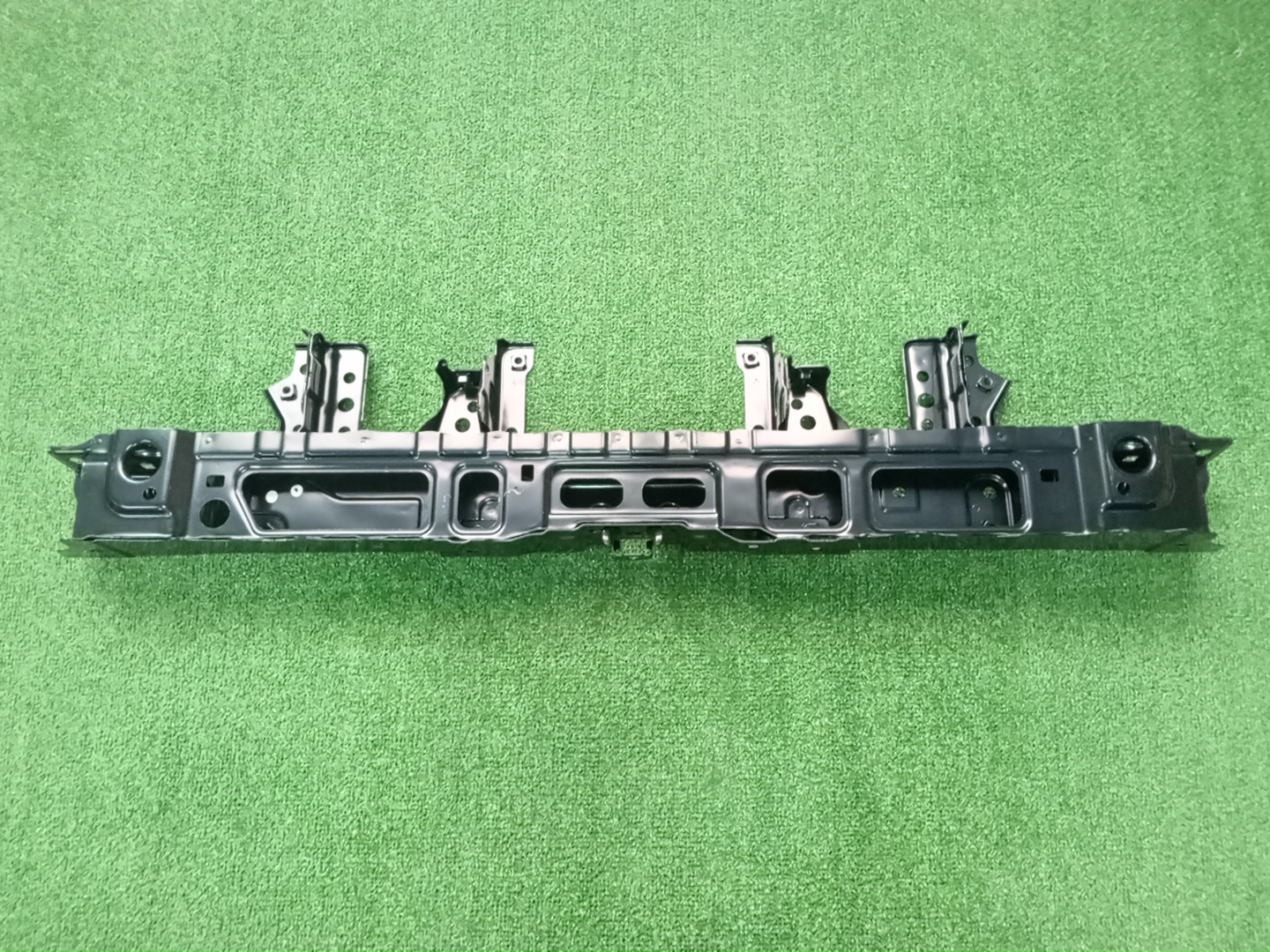 Планка телевизора передняя TOYOTA CROWN AZSH36W 53205-48900 2 ракурс
