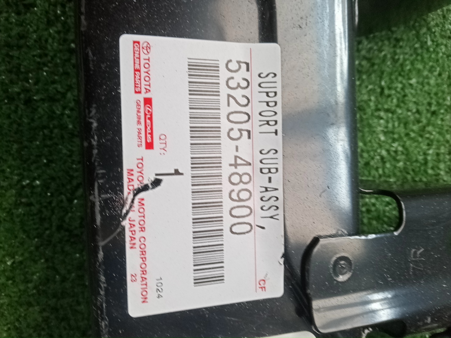 Планка телевизора передняя TOYOTA CROWN AZSH36W 53205-48900 3 ракурс