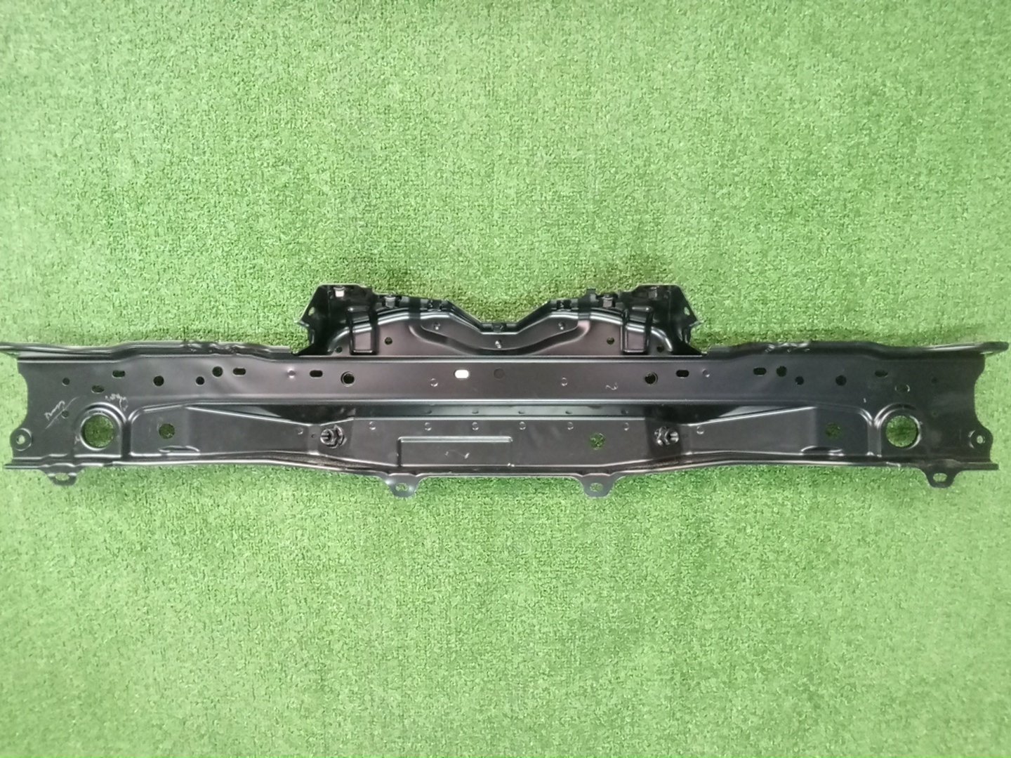 Планка телевизора TOYOTA CROWN AZSH20 53205-30110 2 ракурс