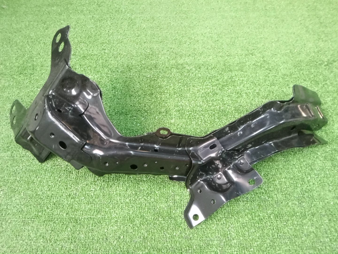 Планка телевизора левая LEXUS UX250H MZAH10 53706-47901 2 ракурс