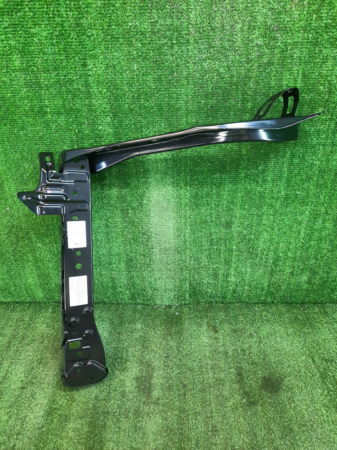 Планка телевизора левая TOYOTA CAMRY AXVH80 53203-33903 1 ракурс