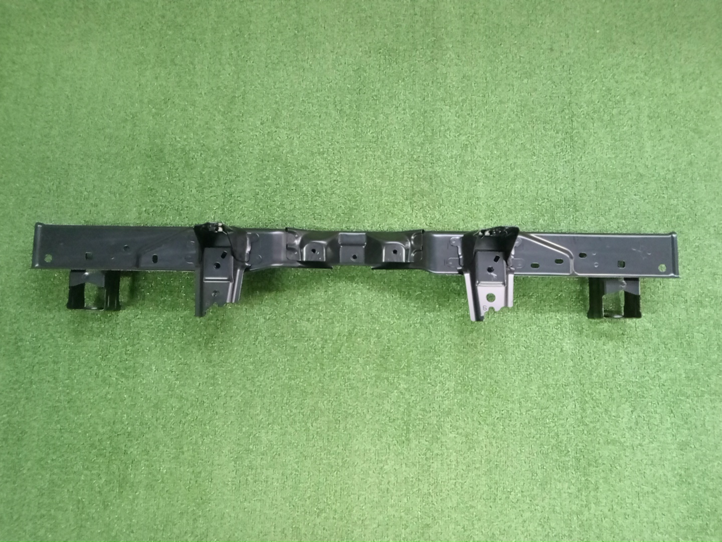 Планка телевизора передняя TOYOTA VOXY MZRA90W 53205-V1010 1 ракурс