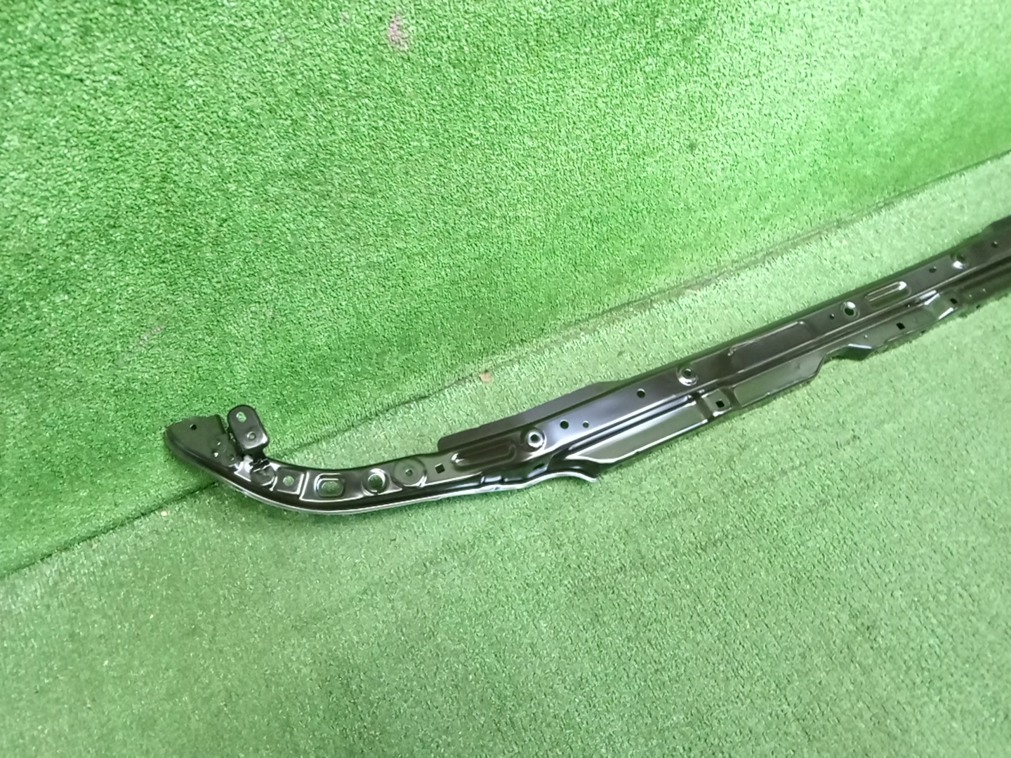 Планка телевизора передняя TOYOTA TACOMA GRN305L 53205-04020 2 ракурс
