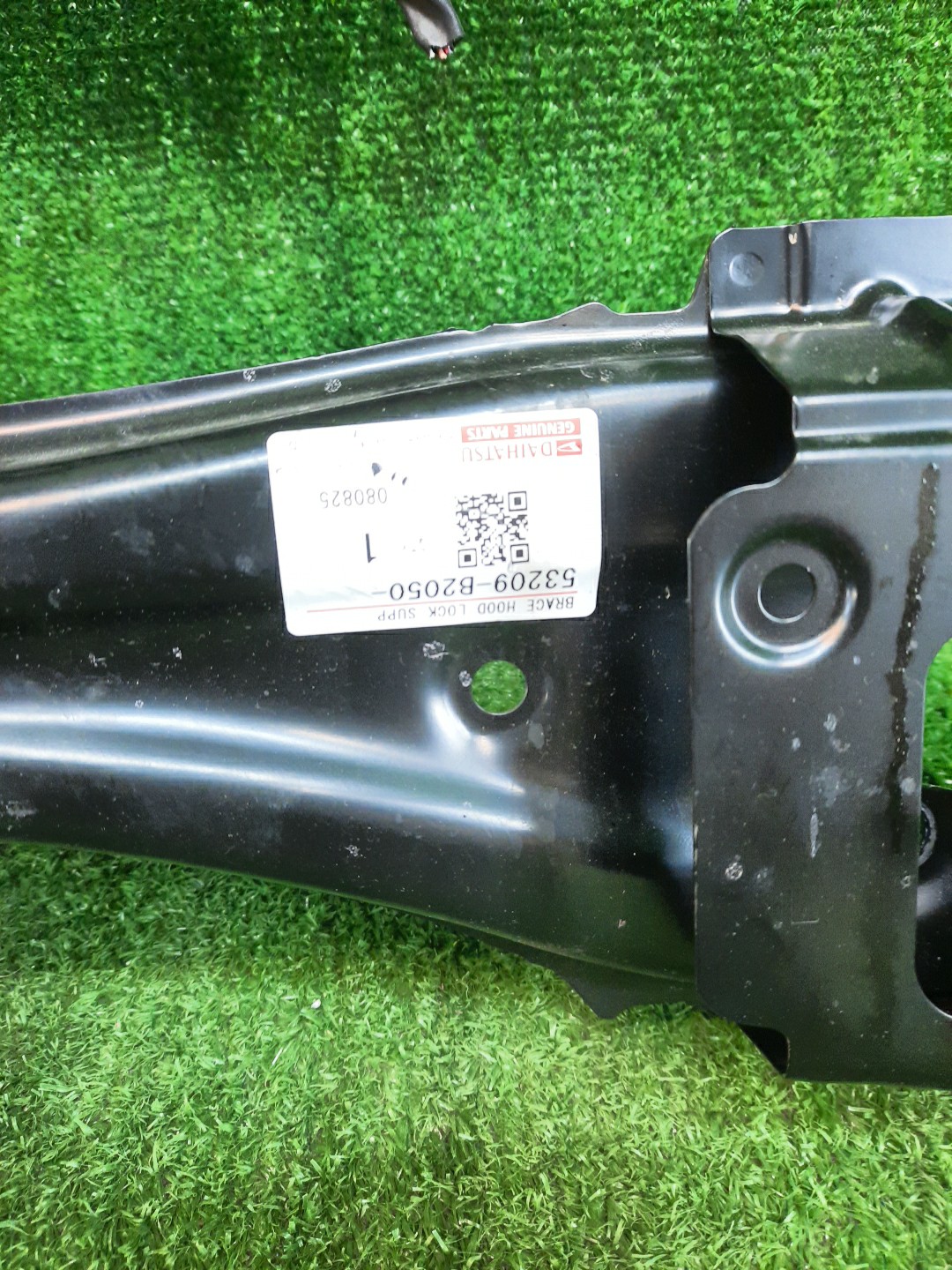 Планка телевизора DAIHATSU CAST LA250S 53205-B2230 3 ракурс