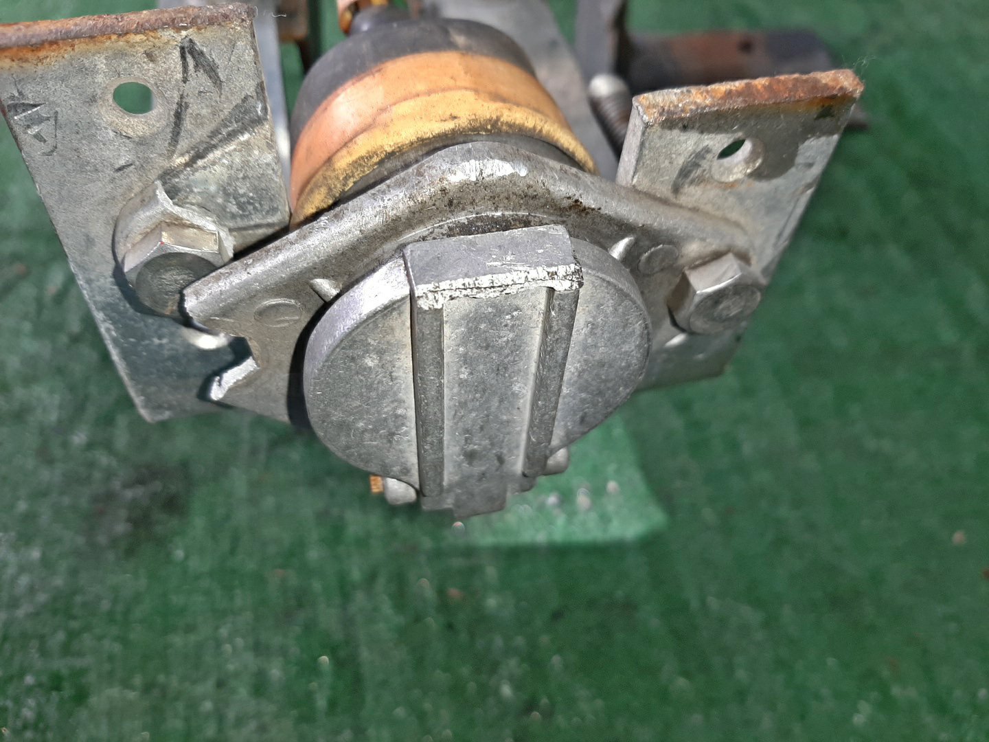 Фаркоп NISSAN ELGRAND E51 3 ракурс Фаркоп NISSAN ELGRAND E51 3 ракурс