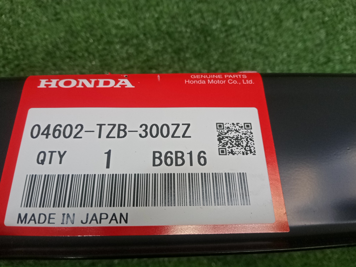 Планка телевизора передняя HONDA FIT GR4 04602-TZB-300ZZ 3 ракурс